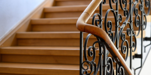 Pintar Fachadas y Patios de Luces de Comunidades Vecinos / Propietarios Leganés · Pintado de Pasillos, Escaleras y Zonas de Tránsito