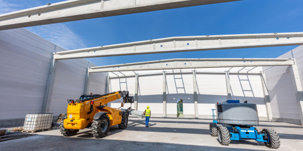 Pintar Fachadas de Naves Industriales, Fábricas y Almacenes en Leganés · Pintar Construcción de Obra Nueva